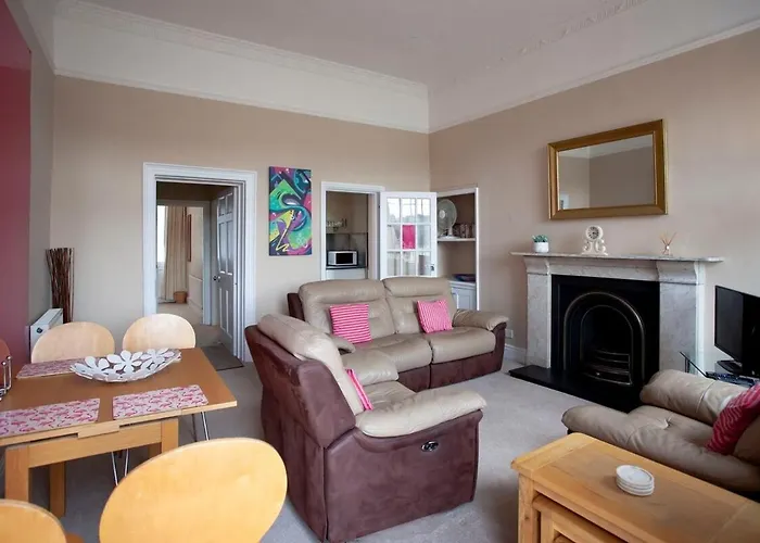 ※ Spacious, Central Bath Apartment ※