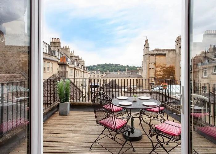 ※ Spacious, Central Bath Apartment ※